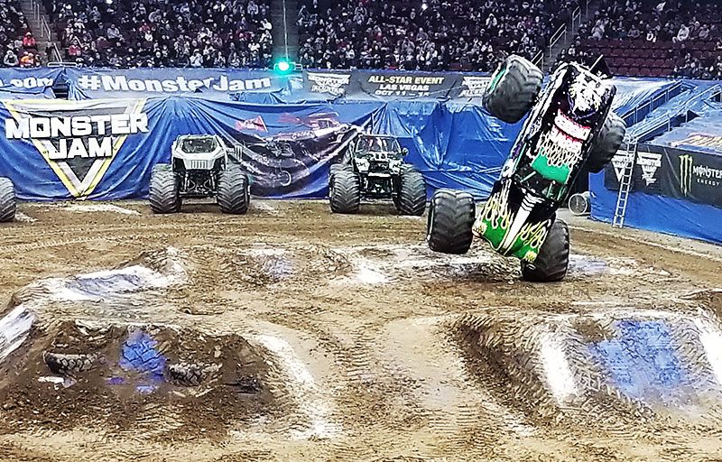 Monster Jam Grave Digger Two-Wheel Competition